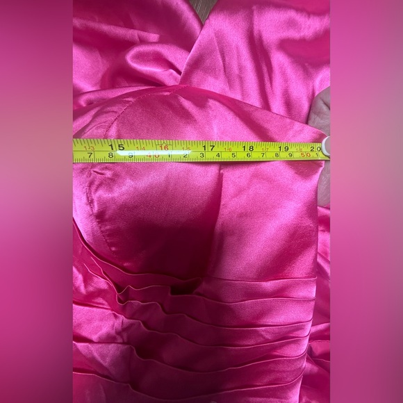 Elegant Pink Formal Evening Dress - Picture 15 of 15